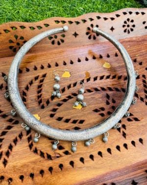 brass-silver-replica-necklace-set-with-earrings-20