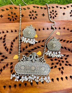 brass-silver-replica-necklace-set-with-earrings-21