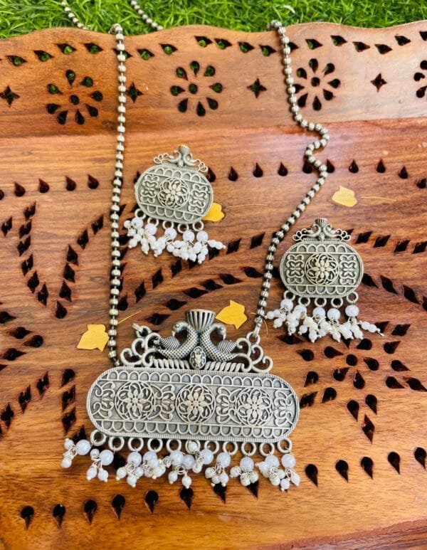 brass-silver-replica-necklace-set-with-earrings-21