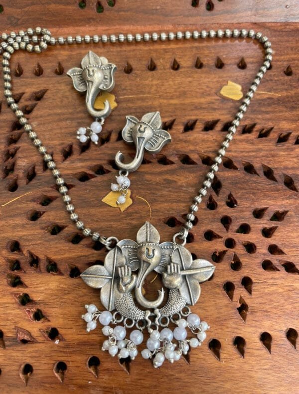 brass-silver-replica-necklace-set-with-earrings-22